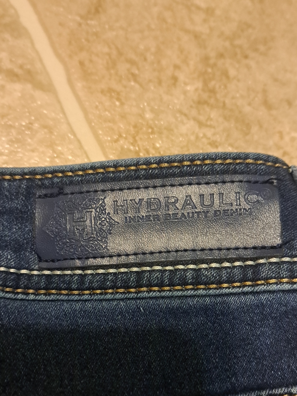 Hydraulic Dark Blue Ankle Jeans with Embroidered Cuffs. Emma Midrise Skinny. - Picture 14 of 14